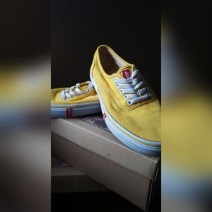 Levi's Canvas Shoes